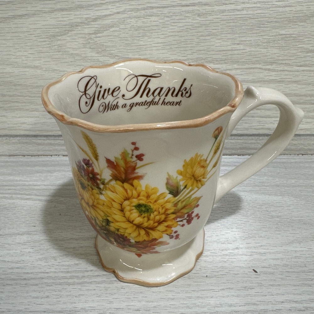 CRACKER BARREL Give Thanks Family Blessings Autumn Footed Mug 16oz *Cracked*